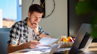 Jak mądrze zarządzać finansami: Praktyczne rady dla spłacających długi