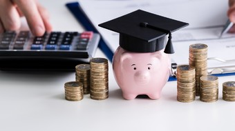 Polacy potrzebują edukacji finansowej - jest im niezbędna do oszczędzania, inwestowania  i radzenia sobie z zadłużeniem