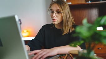 Odzyskiwanie długów przez firmę windykacyjną – jak to działa i kiedy warto sięgnąć po pomoc?