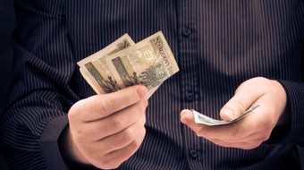 Jak spadające stopy procentowe wpływają na moje finanse?
